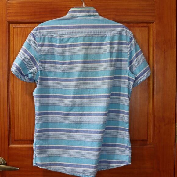 Izod Blue Casual Button Down Shirt with Striking Stripes Medium - Picture 8 of 14